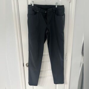 Lululemon ABC slim-Fit 5 Pocket Pant
Warpstreme